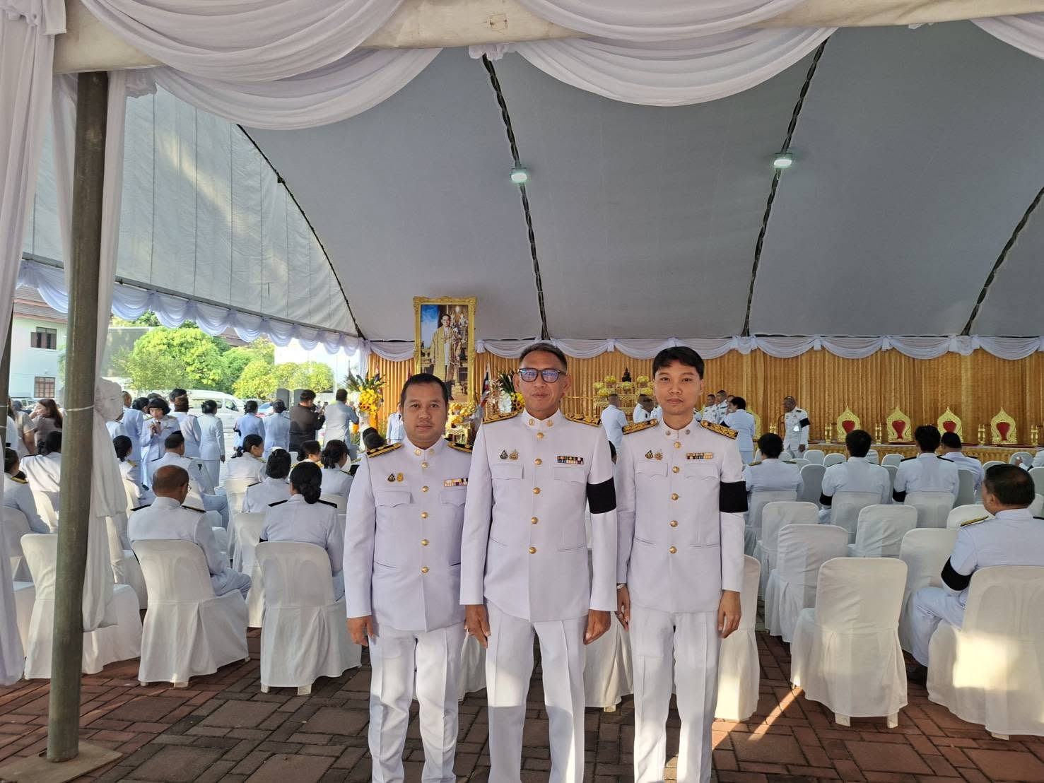 title - พิธีสวดพระพุทธมนต์ ทำบุญตักบาตร ถวายเป็นพระราชกุศล และพิธีวางพวงมาลา เนื่องในวันคล้ายวันสวรรคต พระบาทสมเด็จพระบรมชนกาธิเบศร มหาภูมิพลอดุลยเดชมหาราช บรมนาถบพิตร “วันนวมินทรมหาราช” ประจำปี 2569